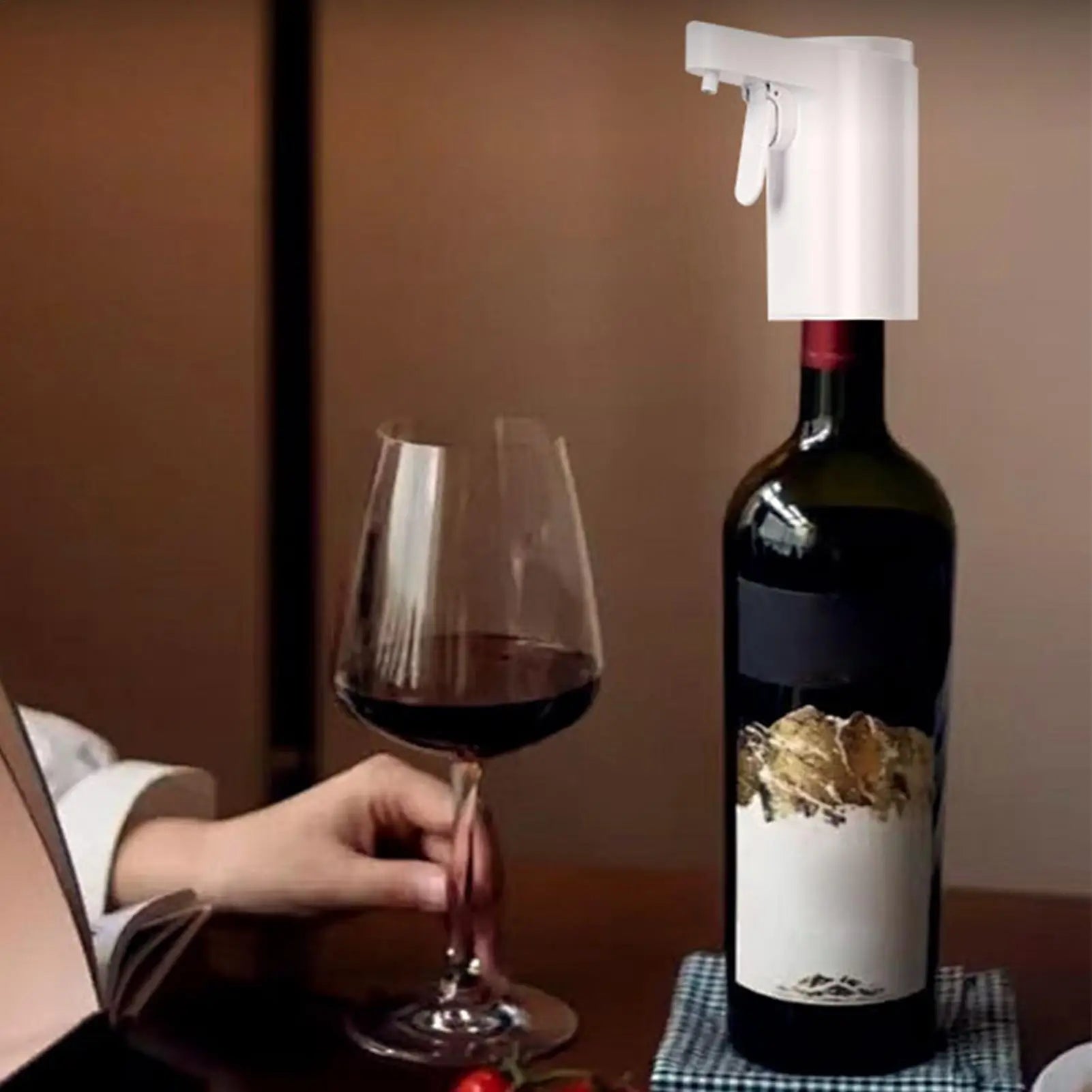 Wine Aerator Pourer Electric Touch Screen 4-Mode Digital Alcohol Bottle Dispenser Wine Accessories for Home Bar Office Travel